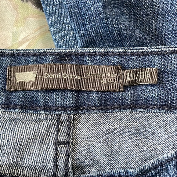Levi’s Demi-Curve Modern Rise Skinny Jean - Picture 5 of 10